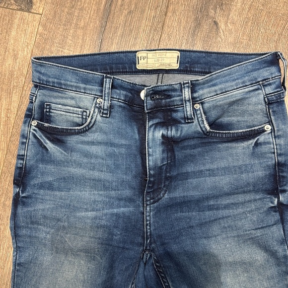 Free People Busted Knee Skinny Jeans Turquoise - Picture 4 of 9